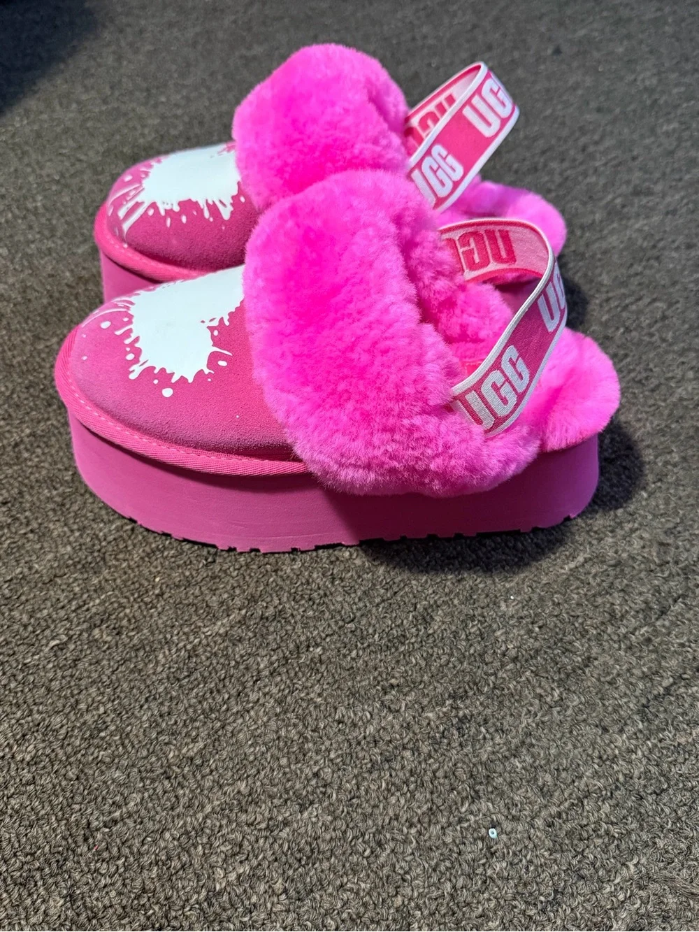 UGG ladies Hot Pink Fluffy Slide Sandals
